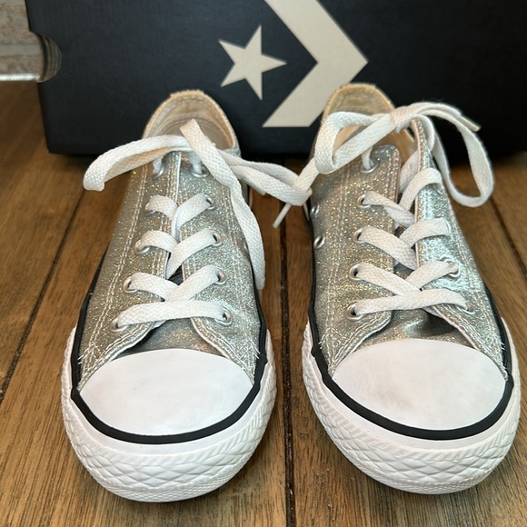 Converse Silver Glitter Chuck Taylor All Star Junior's Ox Lace Up Low Top / Sz 1 - Picture 4 of 15